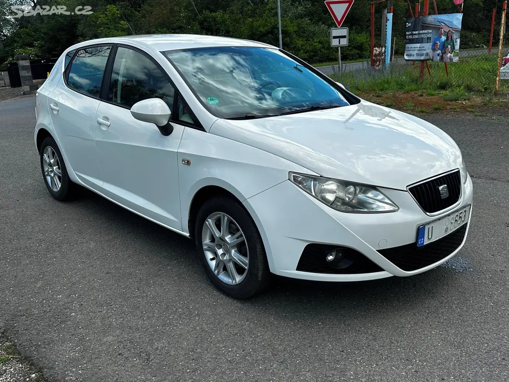 Seat Ibiza 1.4i 63kw, r.2009, serviska, klima,stk